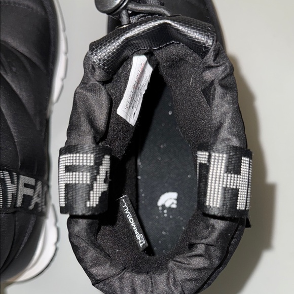 Like New, Kids Thermoball Pull-on Waterproof Black Quilted Padded Comfort Boots - Picture 11 of 11